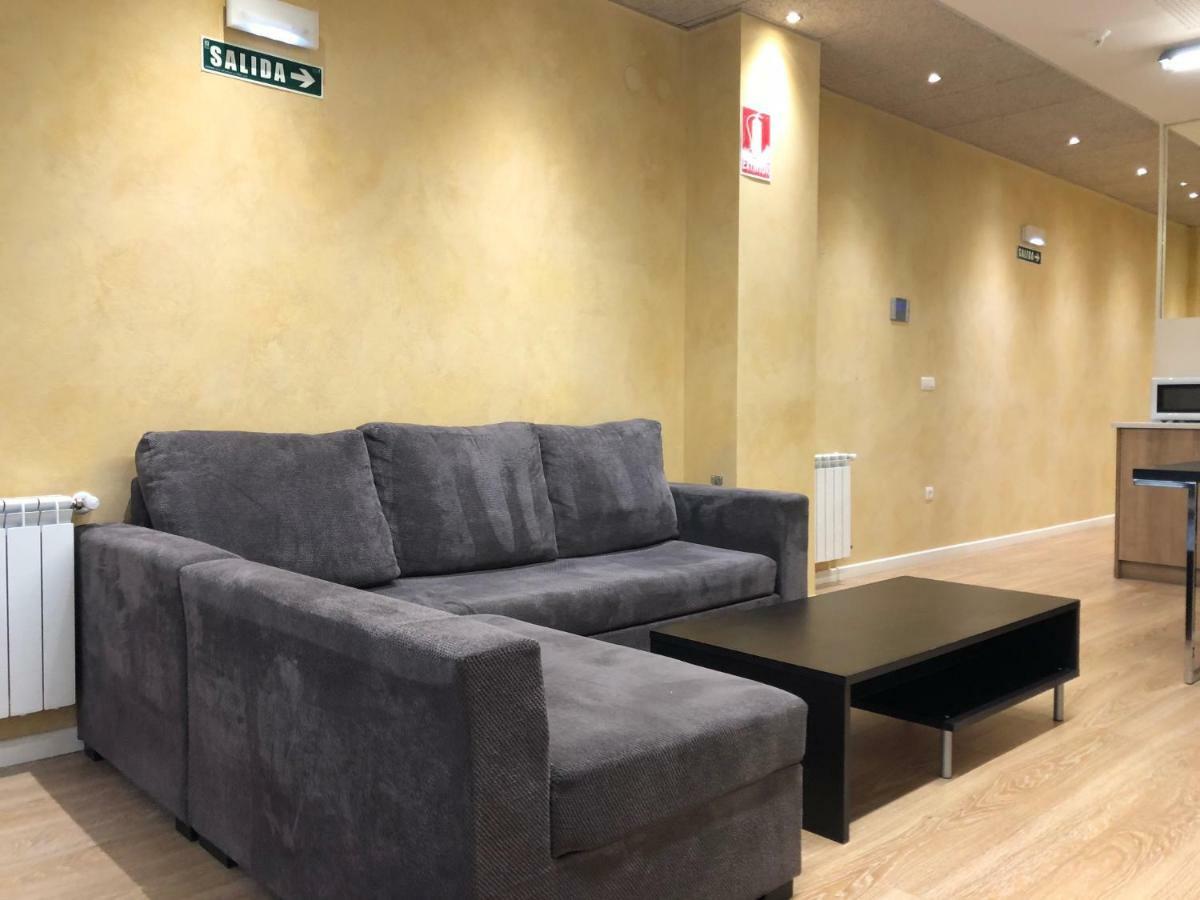 Apartamentos Villava Pamplona Eksteriør bilde